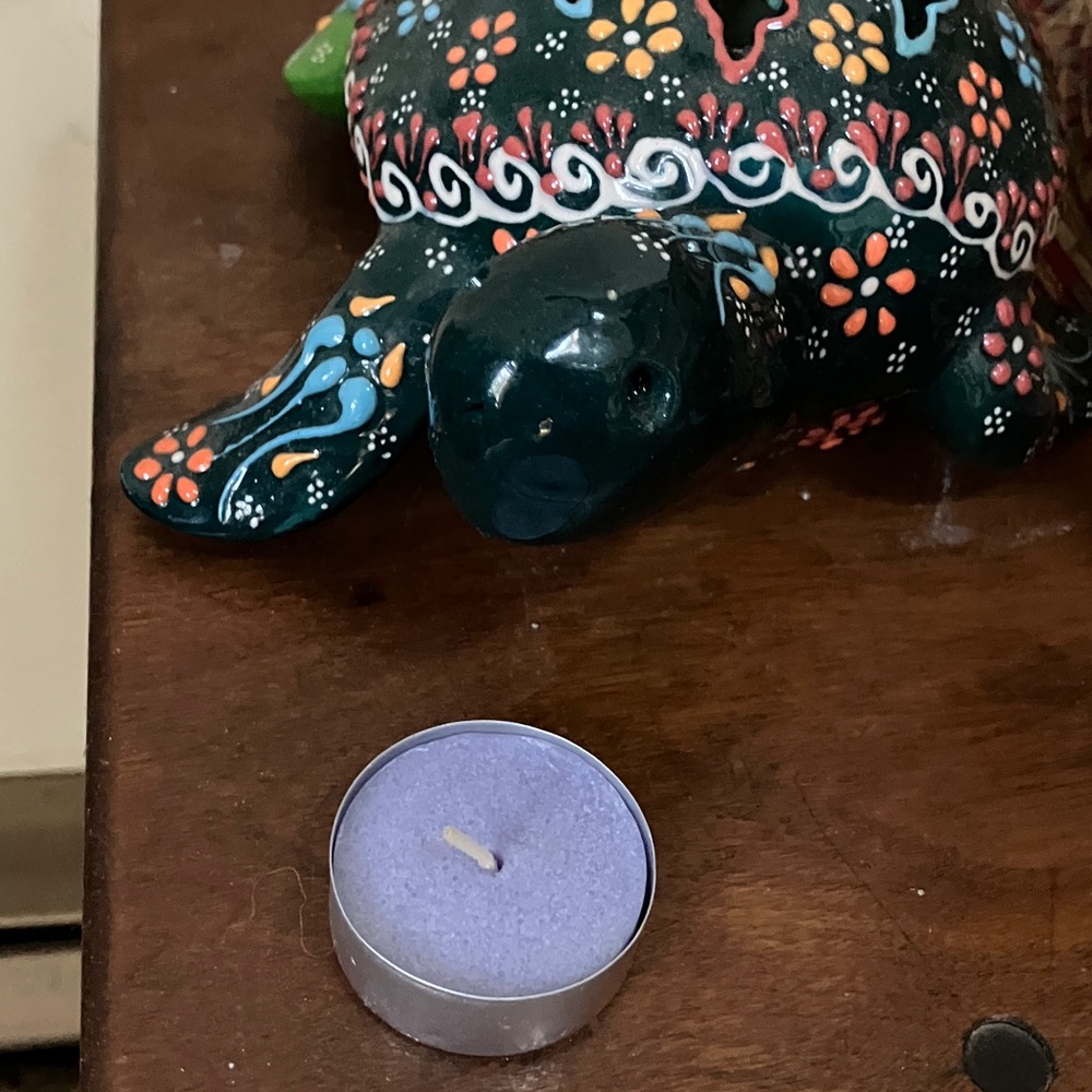 Colorful Ceramic Turtle candle holder - Picture 8 of 9